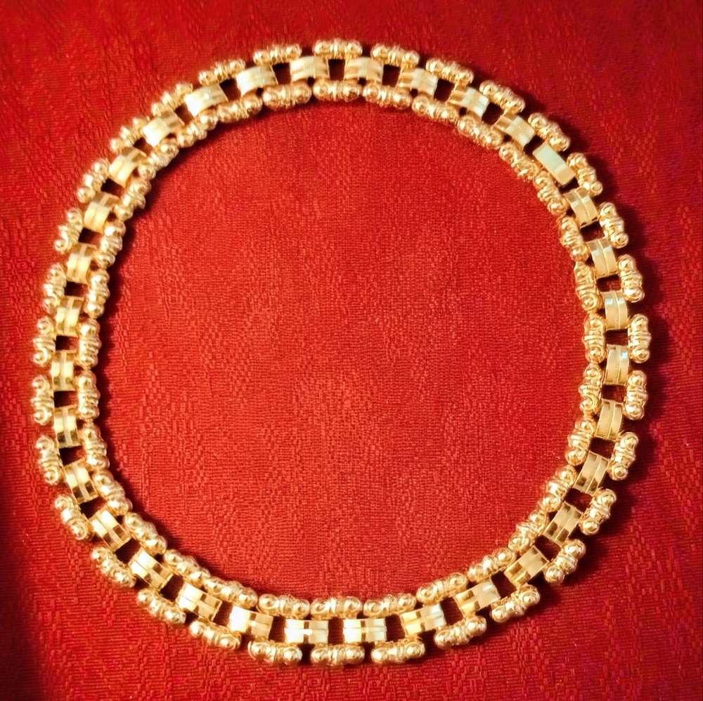 Elegant Gold-Tone Necklace, 18" Long, 3/4 " Wide